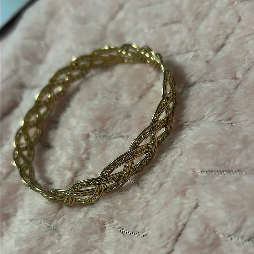 Gold bracelet